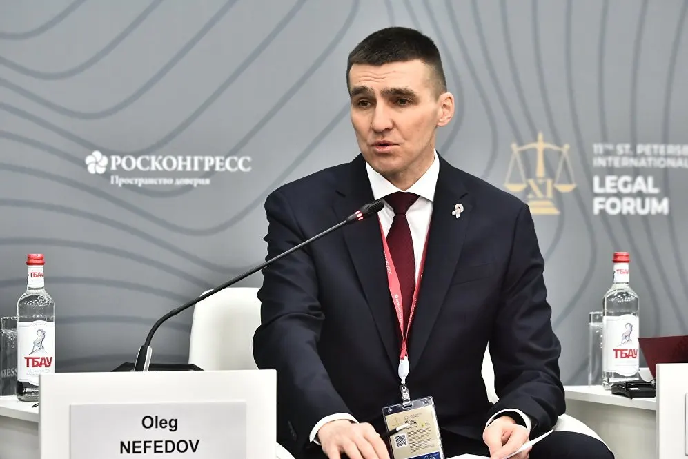 Высшая квалификационная коллегия судей 26 мая рассмотрит вопрос о рекомендовании судьи Верховного Суда Олега Нефедова на должность заместителя председателя ВС — председателя коллегии по гражданским делам. Нефедов известен рядом резонансных решений.