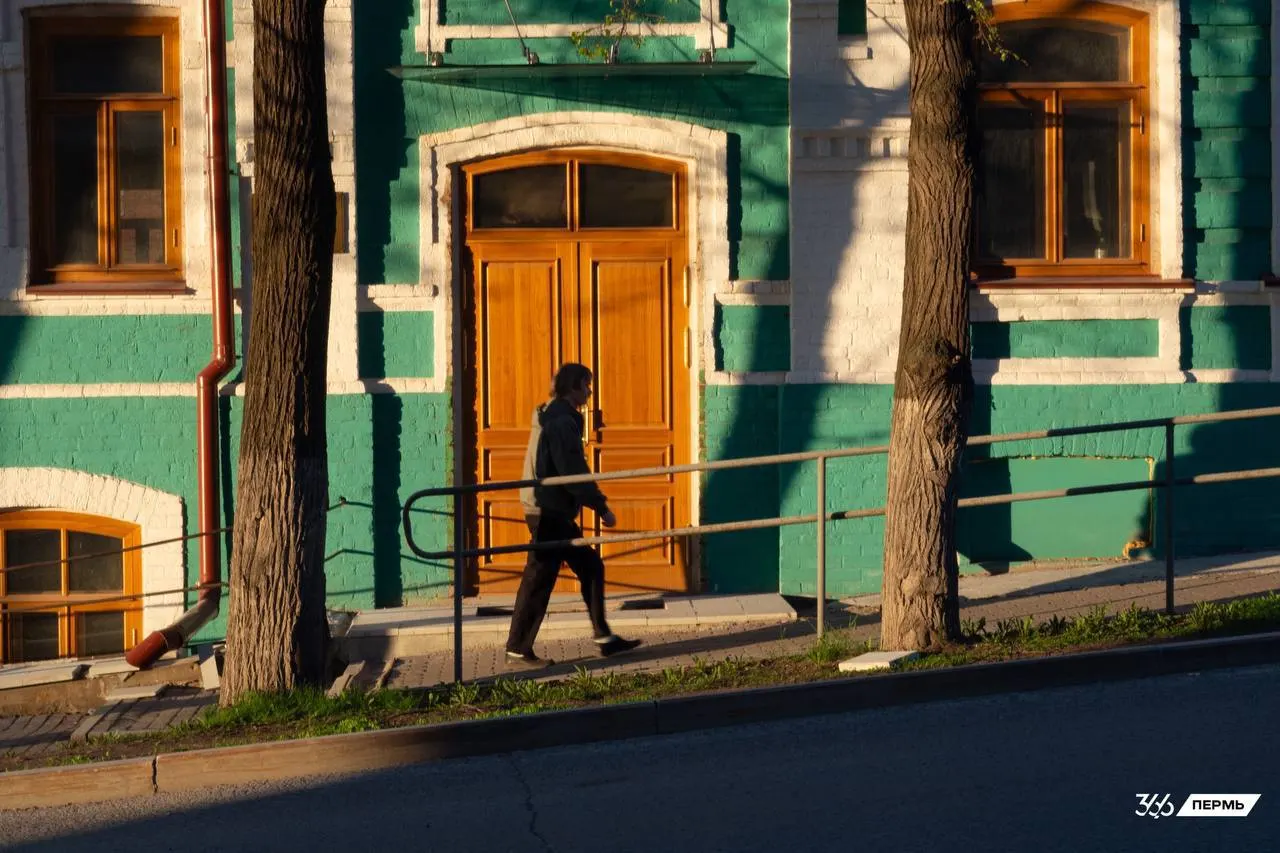 Коротко о росте цен на топливо в Прикамье, трудностях грузоперевозчиков, обсуждении добровольцев для ПВО, нападении на администратора, планах Минздрава по больничным и прогнозе погоды.