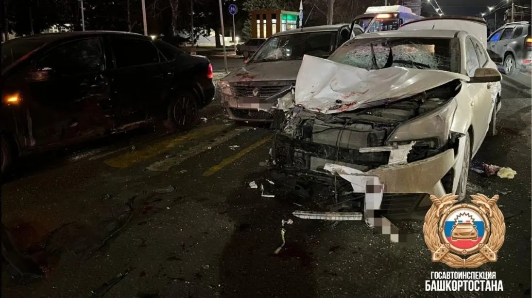 Суд признал виновным таксиста, который в пьяном виде спровоцировал цепную аварию: одна женщина погибла, ещё несколько человек пострадали; виновник получил тюремный срок и обязан выплатить компенсации.