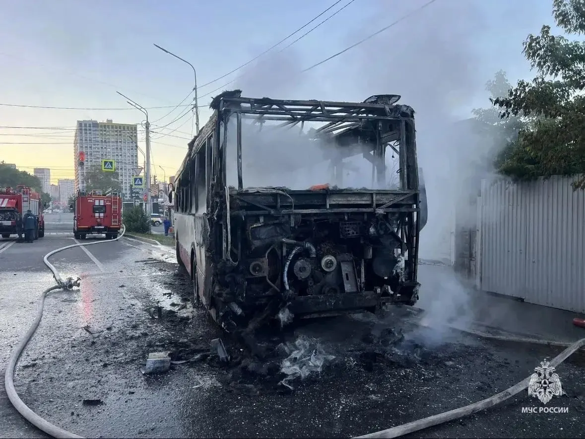В&nbsp;центре Уфы&nbsp;загорелся пассажирский автобус на&nbsp;улице Кирова