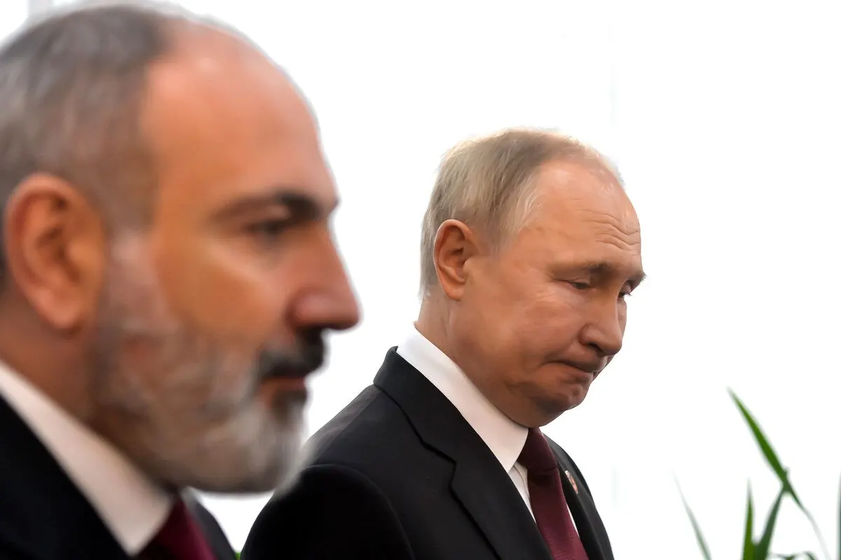 Президент России направил премьер-министру Армении поздравление, пожелав здоровья и успехов, отметив дружественный характер двусторонних отношений и заинтересованность в их дальнейшем развитии. В тексте также упомянута политическая повестка и недавние торговые ограничения.