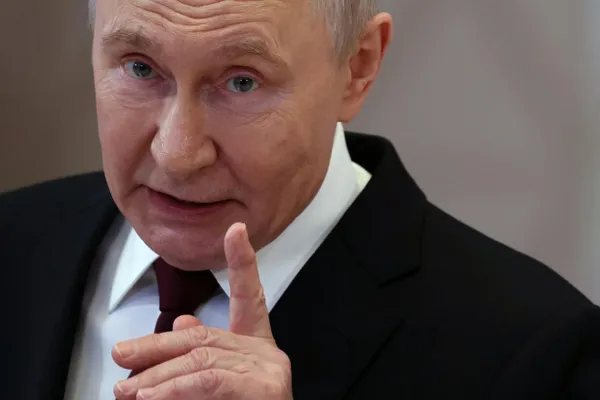 Президент заявил, что цель спецоперации — «освободить» аннексированные регионы; крупнейшие пропагандистские каналы ограничились нейтральными заметками, а их аудитория всё чаще выражает сомнения в поддержке продолжения войны.