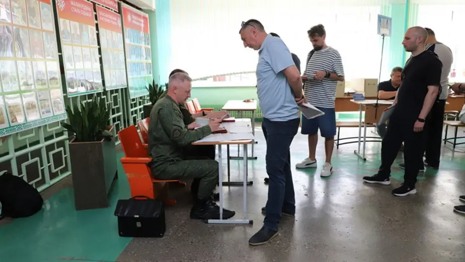 В приграничной с Польшей и Литвой Гродненской области с 17 по 26 июня идут учения с участием военкоматов: резервистов вызывают для сверки данных и контрольных явок — это происходит на фоне усиления требовательности Москвы по участию Беларуси в эскалации конфликта.