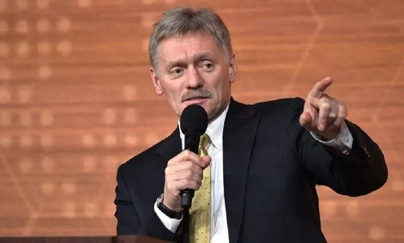Пресс‑секретарь президента Дмитрий Песков заявил, что спецоперация может завершиться в течение суток при условии вывода украинских войск из российских регионов. Москва при этом готова к переговорам, но считает удары по учебным заведениям терактами.