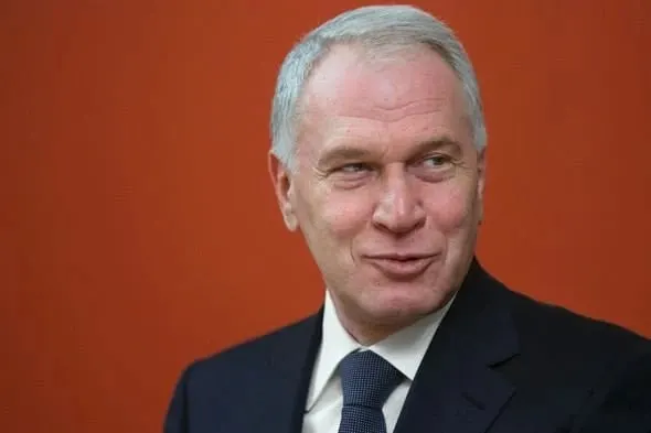 Президент подписал указ о награждении Юрия Ковальчука за вклад в социально значимые проекты, сохранение культурно-исторических ценностей и благотворительную деятельность.