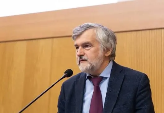 Главный экономист ВЭБа ушёл с должности на фоне рассуждений о положении экономики России; в карьере — руководство экономическим блоком банка и работа в Минэкономразвития.