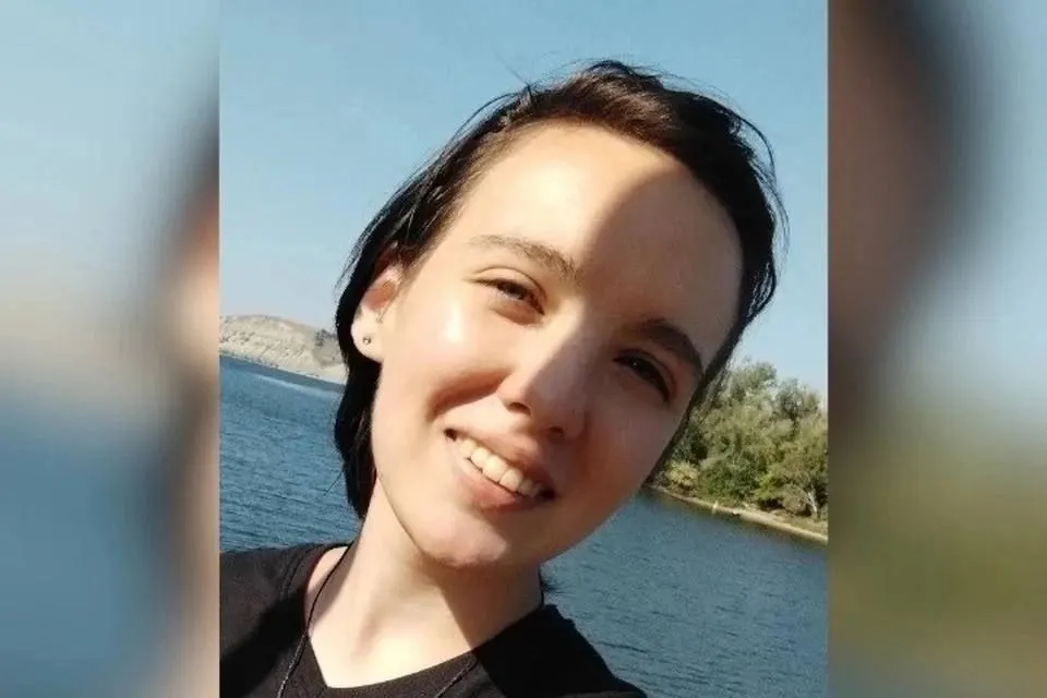 25-летняя Виктория пропала 21 июля на озере Тёплом, прыгнув ради спасения восьмилетней девочки. Спустя месяц поисков тело нашли в реке в районе Сипайлово, мать опознала дочь.