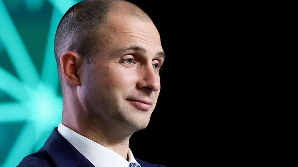 В первой половине 2026 года VK зафиксировала убытки на фоне роста выручки; во втором квартале достигнута минимальная прибыль за счет распродажи активов; общая картина — значительный убыток за год и государственная поддержка.