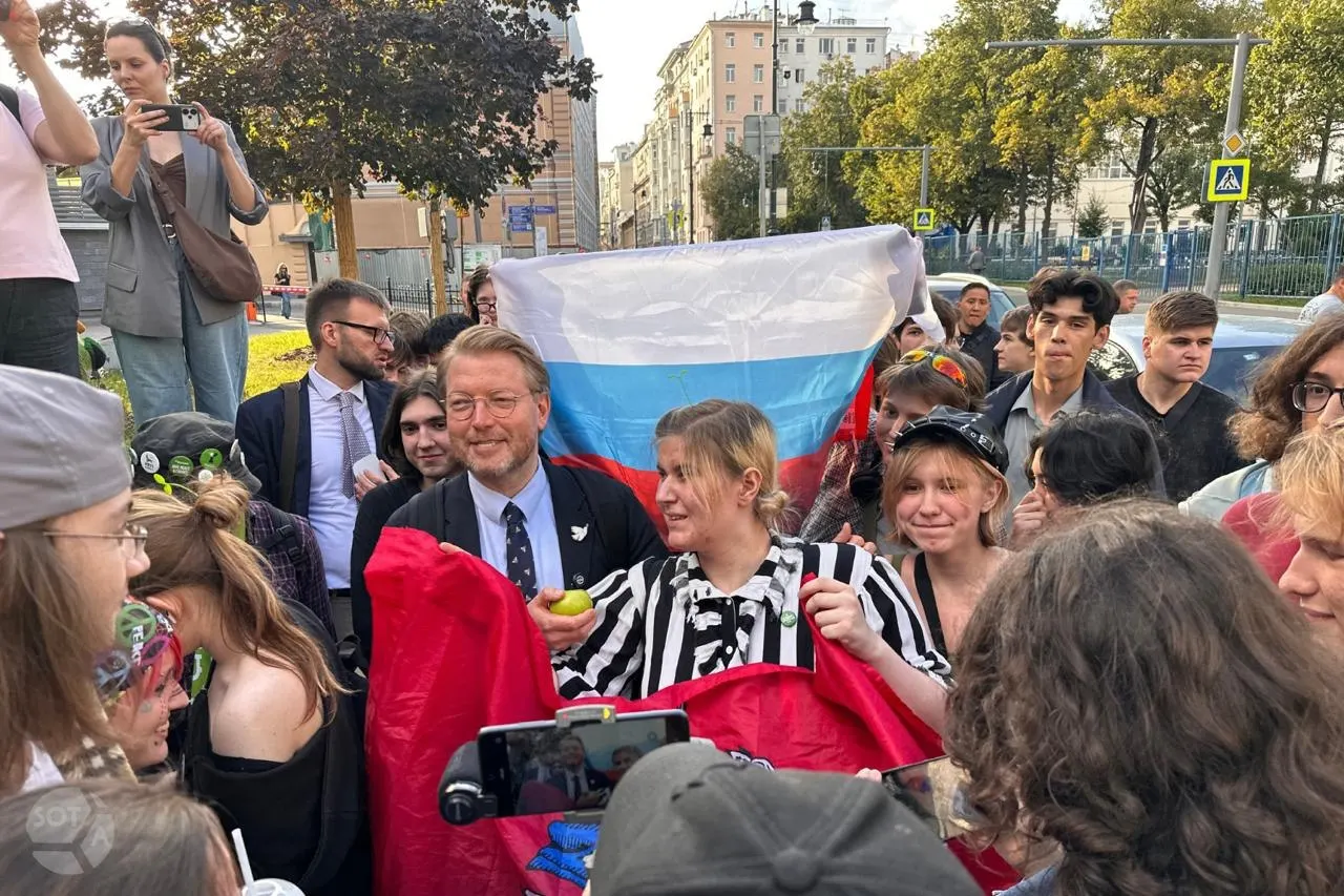 Суд отказал в передаче надзорной жалобы партии «Яблоко» в Президиум Верховного суда. Ранее суд отменил регистрацию списка другой партии, а апелляционная коллегия оставила решение без изменений.