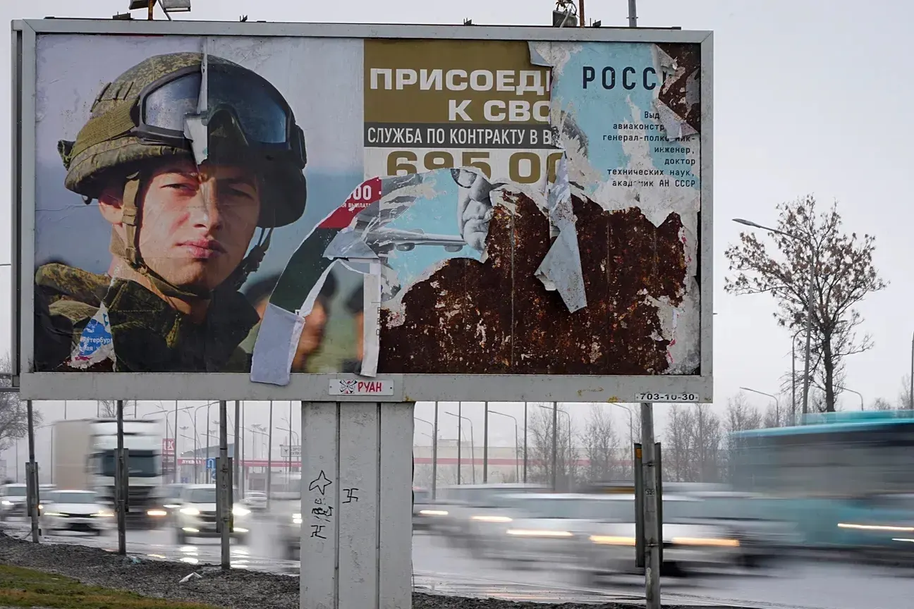 В ряде субъектов Российской Федерации сокращают размер единовременных выплат за заключение контрактов с Минобороны. Уменьшения зафиксированы в Мордовии, Иркутской области и других регионах, часть выплат снижена до сотен тысяч рублей.