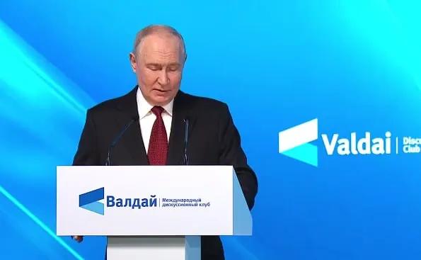 Лидер России рассуждает о причинах конфликта, роли западных стран и необходимости диалога.