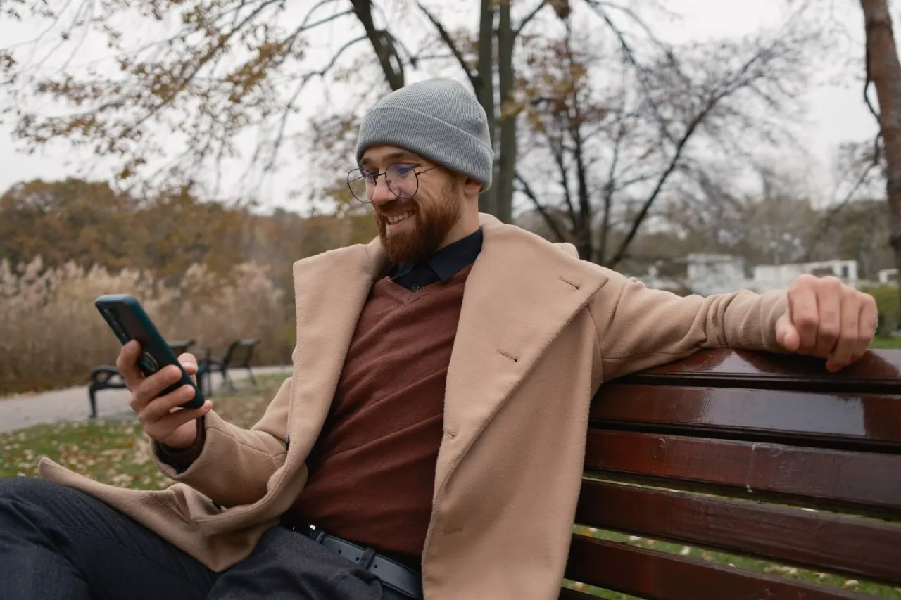 Исследование TelecomDaily зафиксировало географию 5G в 27 городах; лидером по охвату стала МТС, запустившая сеть в 21 городе, включая Москву, Краснодар и Уфу.