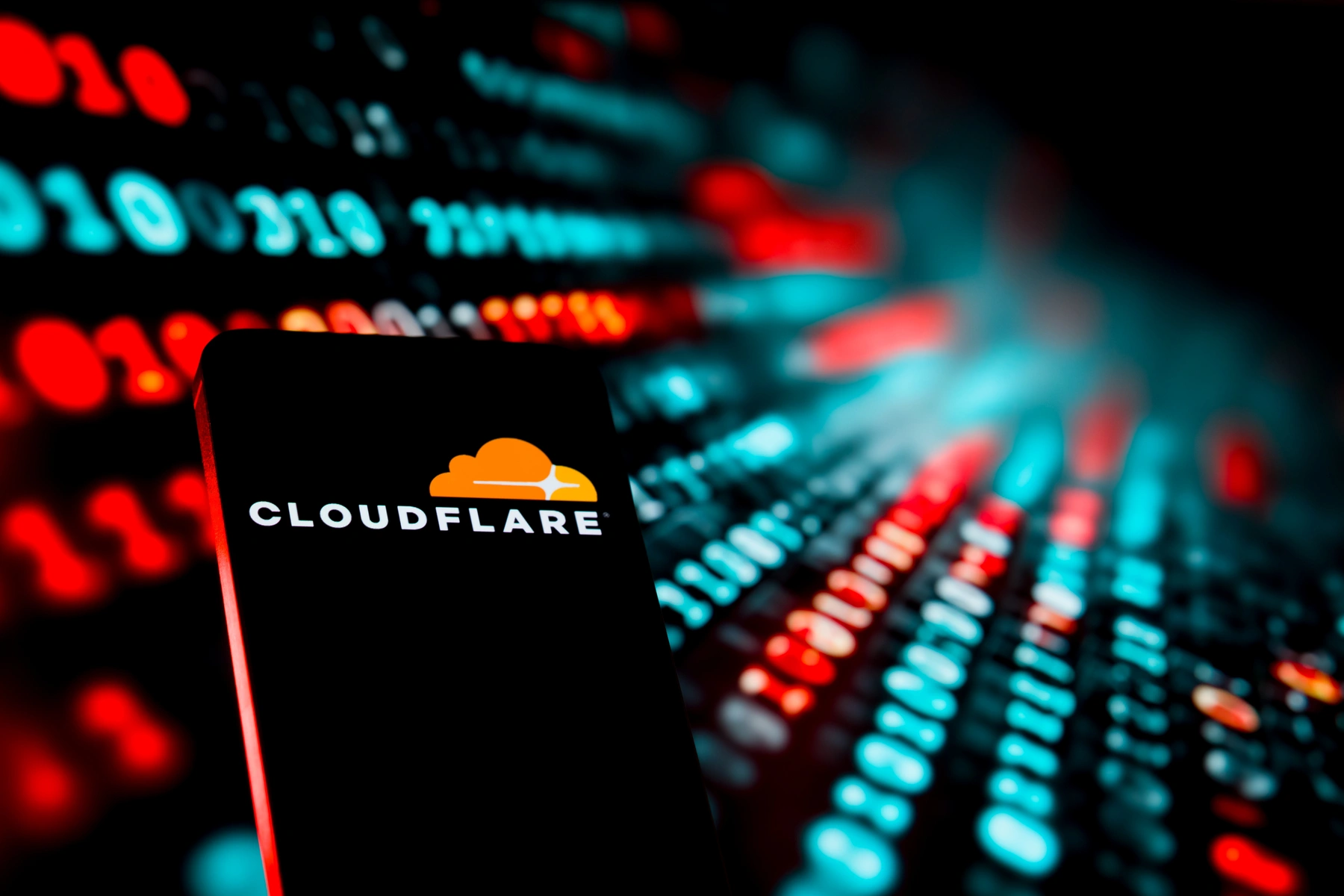 Cloudflare присвоил домену, связанному с мессенджером Max, статус spyware. При этом у домена остался TLS‑сертификат, а само приложение доступно в магазинах приложений.