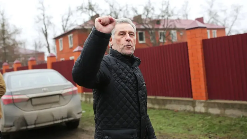 Бюро ПАСЕ рассмотрит отстранение Руслана Кутаева после жалоб на его высказывания о «убийствах чести», отношении к ЛГБТК и призывах, касающихся мусульман в Москве.