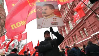 Владимир Бортко после 15 лет работы над сценарием приступает к съёмкам фильма о Иосифе Сталине, заявляя о намерении пересмотреть сложившийся образ советского лидера и показать его «таким, каким он был на самом деле».