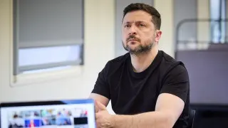 Президент Украины Владимир Зеленский заявил, что ужесточение контроля над интернетом и блокировки мессенджеров в России являются подготовкой к масштабной мобилизации и возможному новому наступлению в Украине.