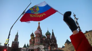 На фоне спада ВВП, снижения спроса и роста налоговой нагрузки объем просроченных долгов компаний перед контрагентами установил исторический рекорд, сильнее всего пострадали обрабатывающая промышленность и торговля.