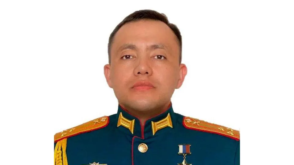 В военном гарнизоне в селе Князе-Волконское-1 28 апреля сработало взрывное устройство, заложенное в почтовый ящик; в результате погиб командир батальона, есть раненые. Состояние генерал-майора, на которого было совершено покушение, пока неизвестно.