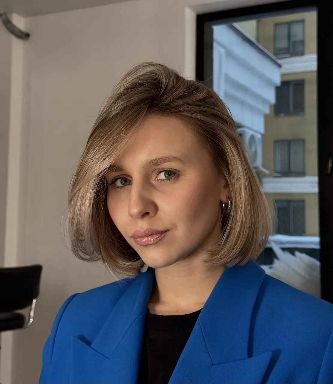 Блогерка из Санкт‑Петербурга заявляет, что ролик о добровольной госпитализации при биполярном расстройстве был использован в телевизионном сюжете без её разрешения. Она просит удалить материал, опровергнуть недостоверные формулировки и выплатить компенсацию, в противном случае готова обратиться в суд.