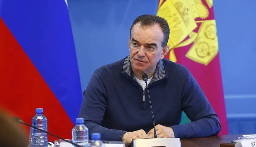 Губернатор Краснодарского края заявил, что пожары в районе Туапсе локализованы, системы ПВО и РЭБ сработали эффективно; он призвал сохранять спокойствие и приезжать на отдых. Интервью позже удалили, копия осталась в интернет-архиве.