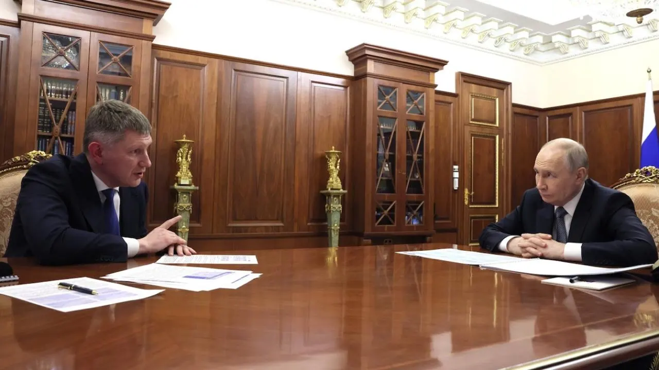Министр экономического развития Максим Решетников доложил президенту, что темпы роста российской экономики оказались выше американских; при этом по ВВП на душу населения Россия по данным МВФ занимает 66-е место.