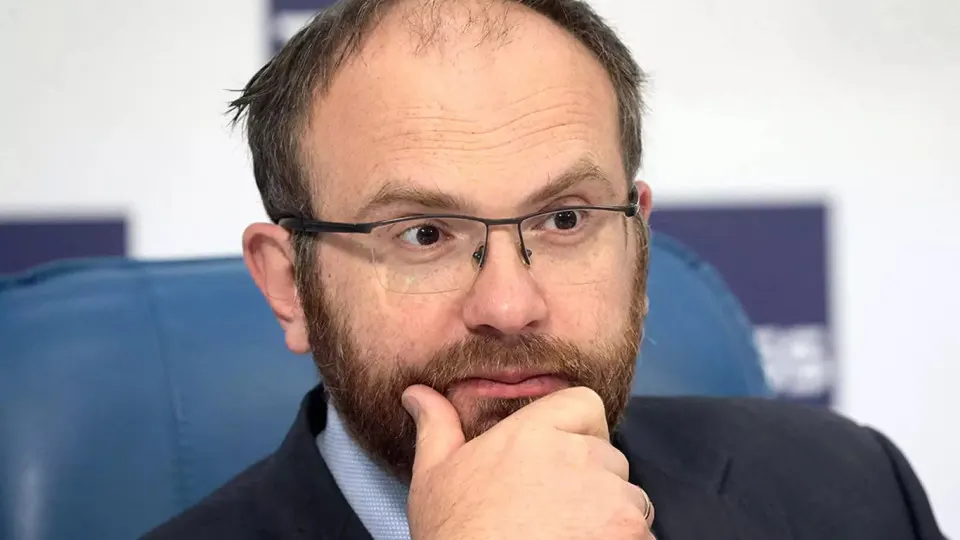 Заместитель председателя синодального отдела РПЦ Вахтанг Кипшидзе заявил, что массовые цифровые отключения демонстрируют хрупкость технологической цивилизации и не должны заменять духовные ценности. Между тем в России продолжаются масштабные ограничения доступа в сеть.