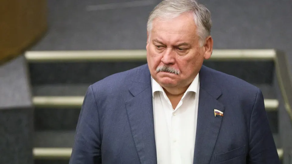 Первый зампред комитета Госдумы Константин Затулин заявил, что Латвия и Эстония не выполнили обещаний по отношению к русскоязычному населению; заявления прозвучали на фоне законопроекта о праве президента вводить войска за рубежом для защиты россиян и предупреждений западной разведки о потенциальной угрозе эскалации.