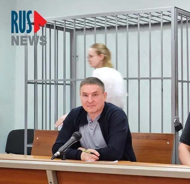 Правозащитник Алексей Соколов оспаривал правила выдачи бумаги и ручки в карцере — их дают лишь на полтора часа в день. Суд посчитал такие ограничения допустимыми, несмотря на то что это затрудняет подготовку ожидающих суда людей.