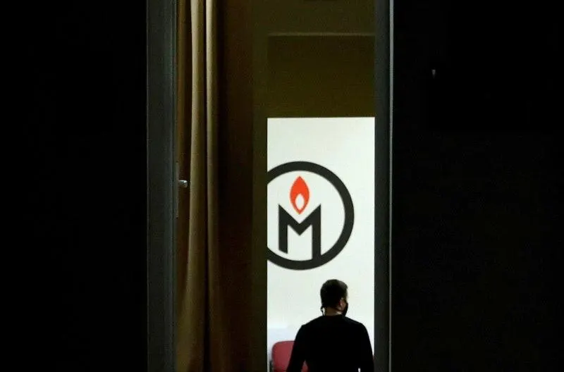 9 апреля Верховный суд признал «Международное общественное движение „Мемориал“» экстремистской организацией. Международная ассоциация «Мемориал» заявляет, что организации с таким названием не существует.