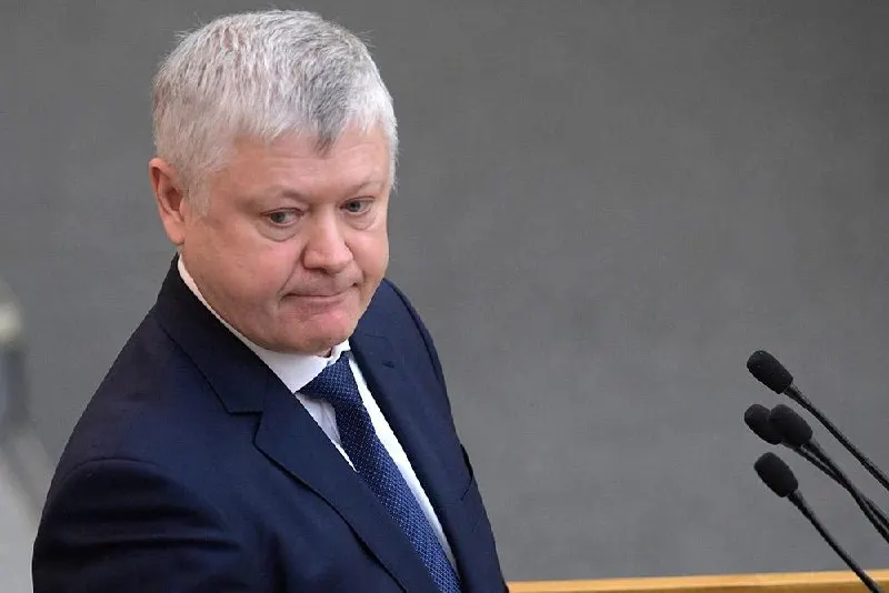 Председатель комитета по безопасности рассказал, что из России выдворили свыше 360 зарубежных структур и приняли 46 законов «о защите суверенитета», которые, по его словам, противодействуют деструктивному влиянию на образование, здравоохранение и выборы.