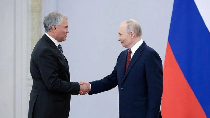 После вручения ордена «За доблестный труд» спикер Госдумы отметил вклад президента в формирование конкурентной партийной системы, указав на рост эффективности работы парламента и единство депутатских фракций.