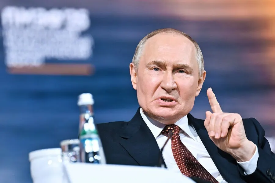 Президент заявил, что проблемы с топливом временные и не отразятся на общей устойчивости экономики; ненефтегазовые доходы бюджета во II квартале выросли примерно на 25%.