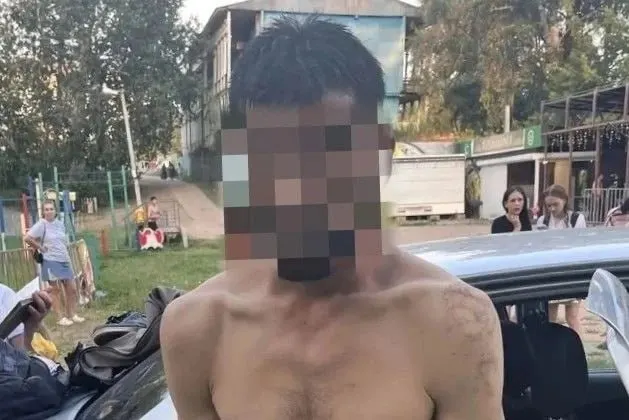 Росгвардия задержала на пляже в Затоне мужчину: при проверке выяснилось, что он проходит по делу об изнасиловании несовершеннолетнего.