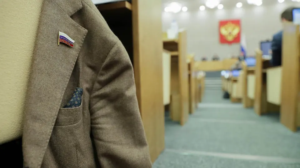 Правительство одобрило инициативу, которая отменяет наказания за отсутствие или несвоевременную подачу деклараций региональными парламентариями. Поправки требуют доработки и продолжают реформу правил декларирования, начатую в 2025 году.