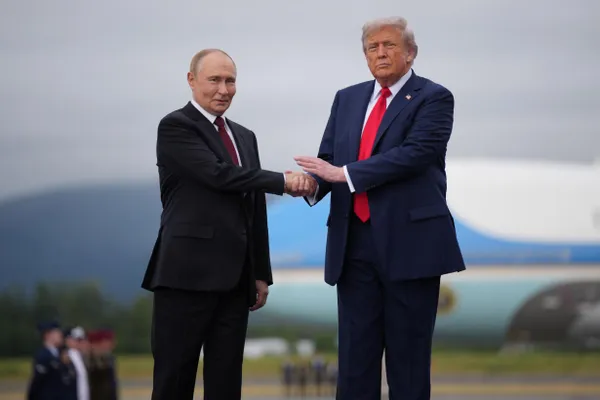 Информированные источники сообщают, что Дональд Трамп намерен встретиться с Владимиром Зеленским на саммите НАТО 7–8 июля, а затем провести телефонный разговор с Владимиром Путиным. В разговорах обсуждается возможное прекращение войны в Украине.