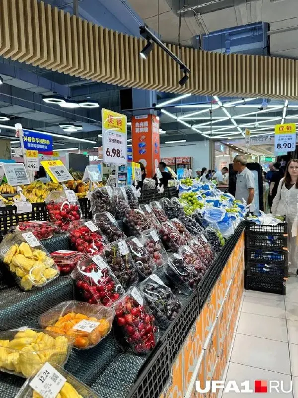 Студентка из Уфы провела месяц в Пекинском университете и подсчитала, что напитки, сэндвичи и столовые в Китае оказались дешевле, чем в Уфе.