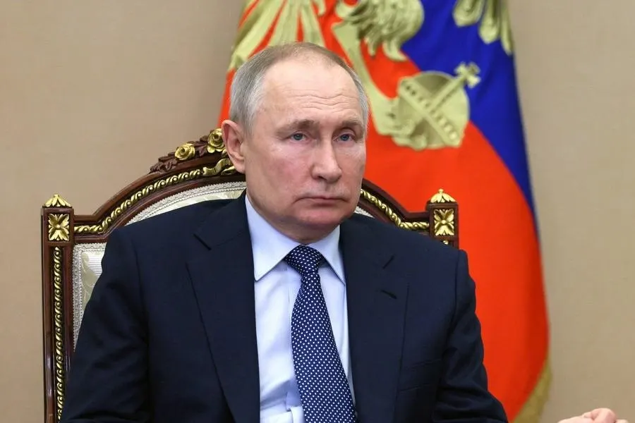 По словам пресс‑секретаря Кремля Дмитрия Пескова, предложение заморозить конфликт отвергнуто — прекращение боёв возможно только после выполнения поставленных задач и при согласии Киева.