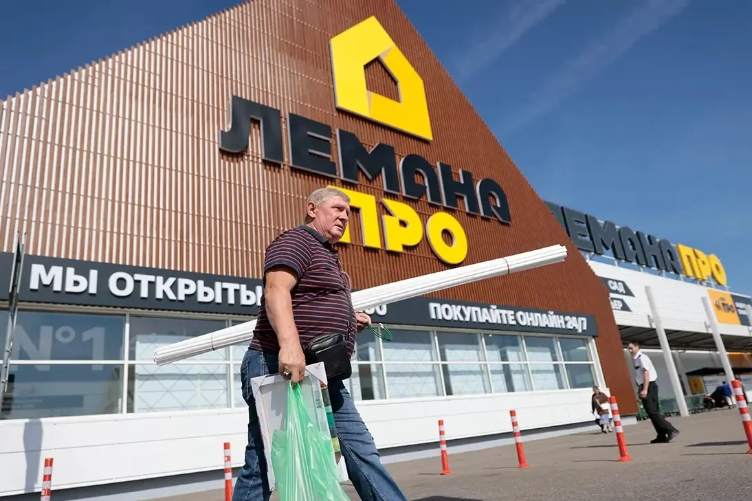 В рамках федерального контроля над крупными активами произошли назначения в Ле Монлид и изменения в структурах FM Logistic; зафиксированы судебные решения о возврате части средств государству и связанные назначения.