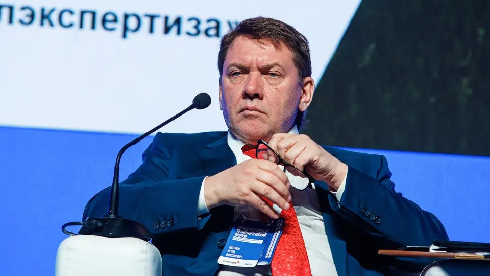 Гендиректор Федеральной бюджетной государственной комиссии по запасам полезных ископаемых задержан по подозрению в получении взятки; следственные действия продолжаются.