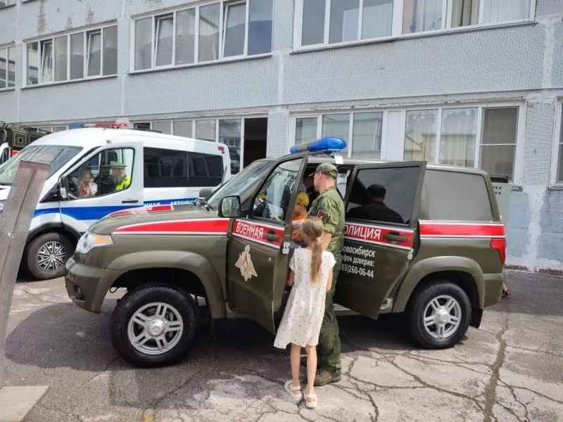 Минобороны предложило расширить полномочия военной полиции, включая право на опрос граждан, проверку документов и участие в розыске военнослужащих, а также работу в гражданской одежде по решению начальника.