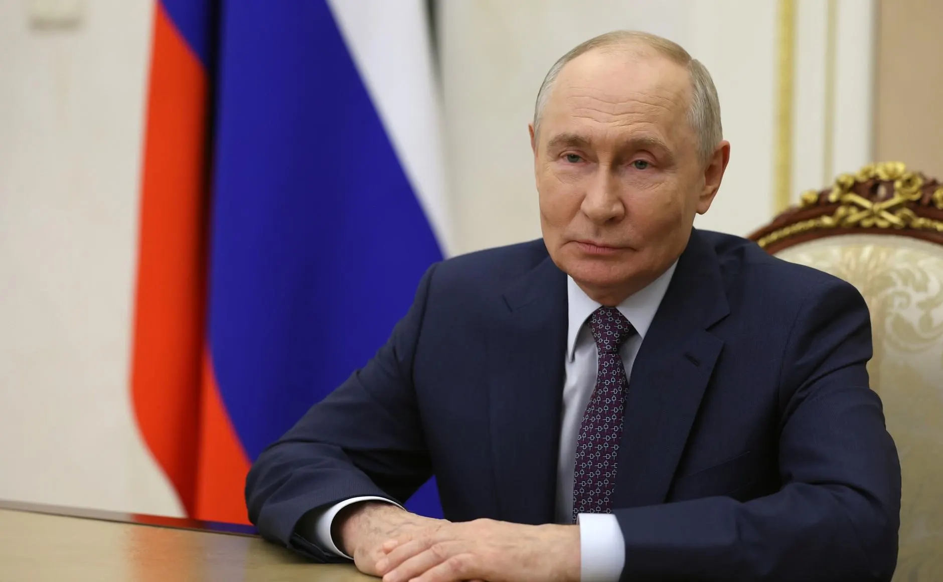 Президент поздравил педагогов с профессиональным праздником и подчеркнул их важную роль в развитии общества.