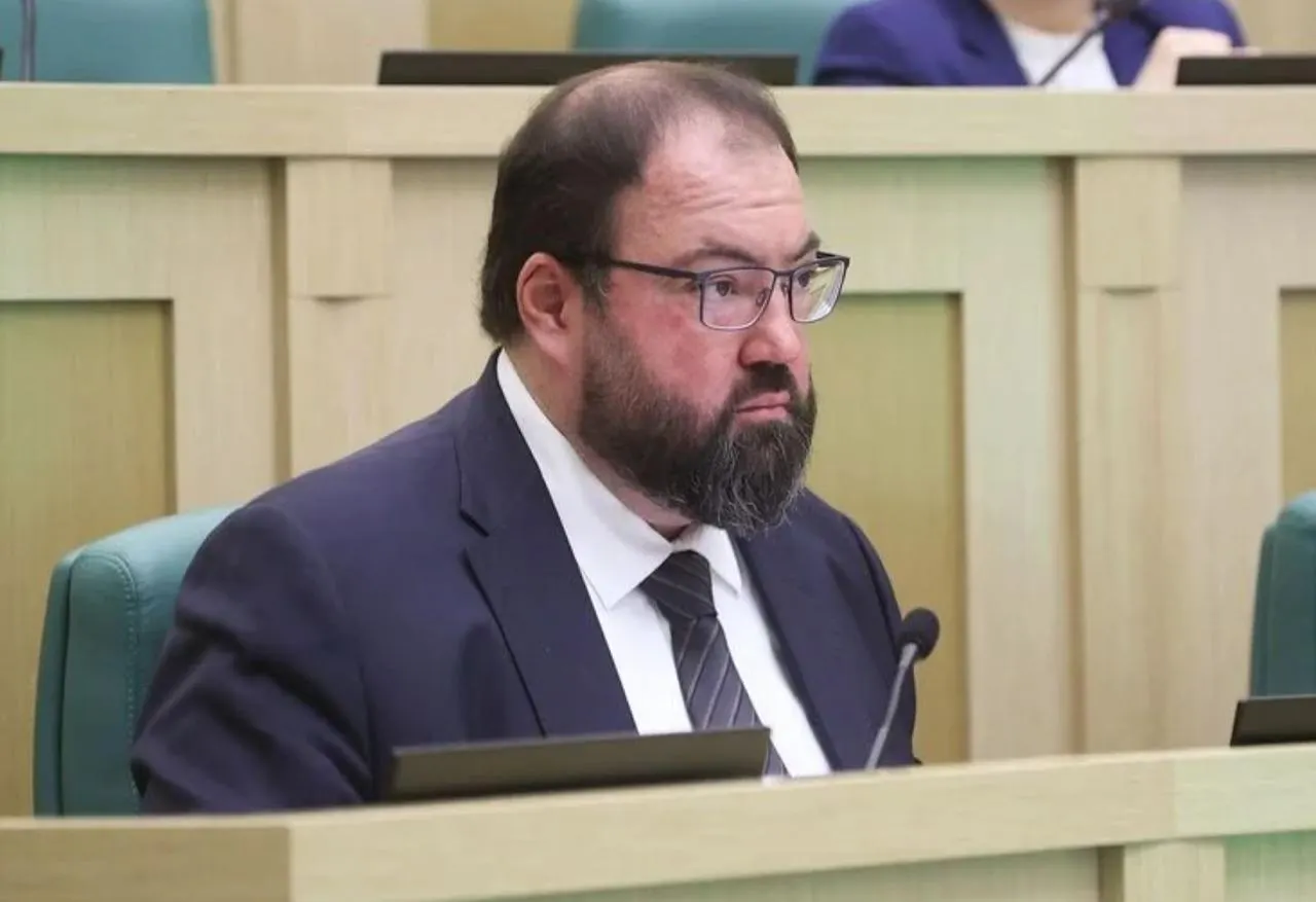 Министерство цифрового развития и Минобороны обсудили меры защиты дата-центров на фоне атак беспилотников на объекты Яндекса; восстановление инфраструктуры может занять месяцы.